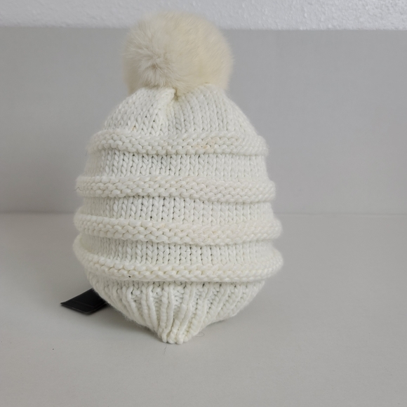 5/$30 BCBGMAXAZRIA KNIT HAT - Picture 4 of 8